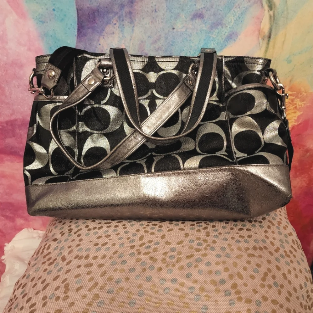 Authentic Coach Handbag - Picture 2 of 6